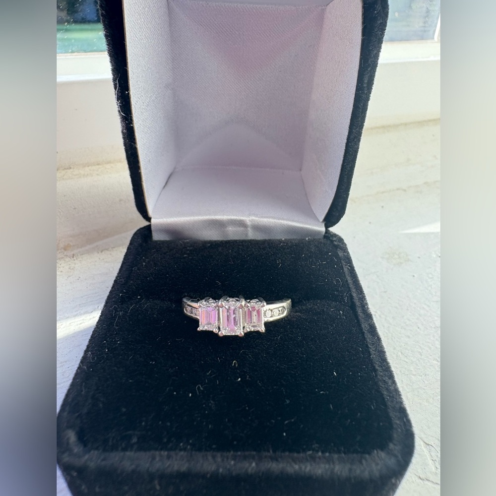 14k Emerald cut natural diamonds ring